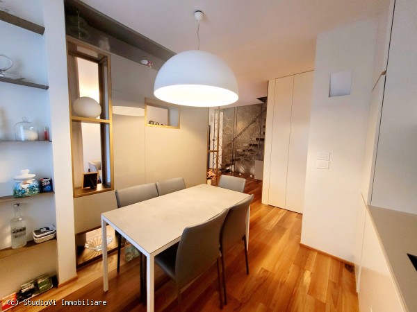 ATTICO 5 LOCALI CON TERRAZZO ATTICO 5 LOCALI CON TERRAZZO