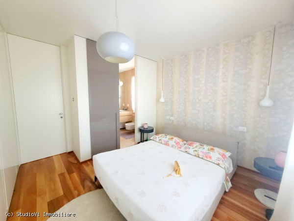 ATTICO 5 LOCALI CON TERRAZZO ATTICO 5 LOCALI CON TERRAZZO