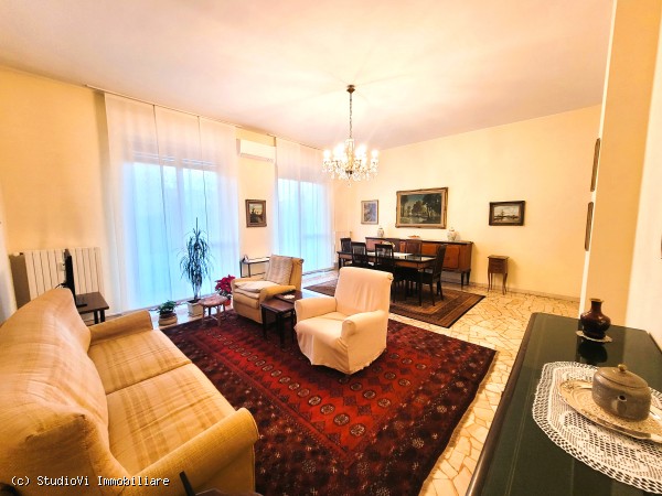 4 LOCALI VIA GOLDONI 4 LOCALI VIA GOLDONI