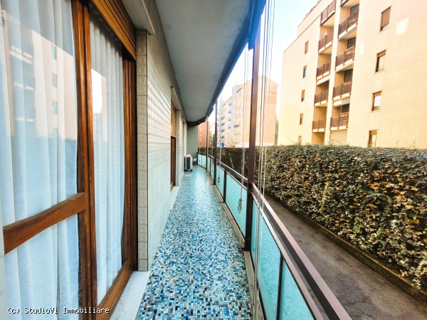 4 LOCALI VIA GOLDONI 4 LOCALI VIA GOLDONI