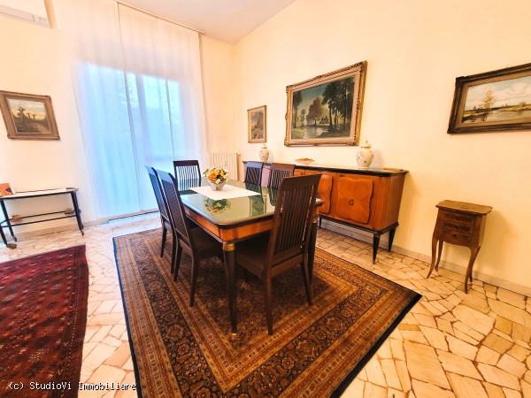 4 LOCALI VIA GOLDONI 4 LOCALI VIA GOLDONI