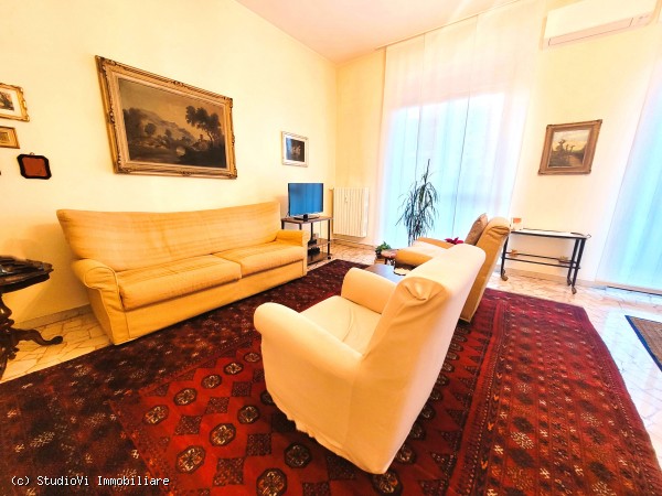 4 LOCALI VIA GOLDONI 4 LOCALI VIA GOLDONI