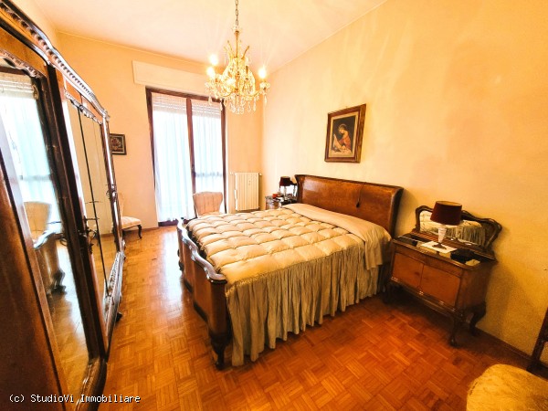 4 LOCALI VIA GOLDONI 4 LOCALI VIA GOLDONI