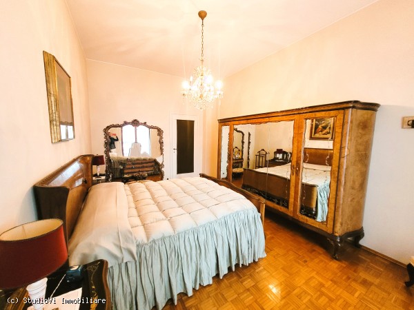 4 LOCALI VIA GOLDONI 4 LOCALI VIA GOLDONI